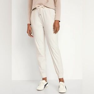 Old Navy | Women's Jogger Pants in Cream - Matching Set | Size Small